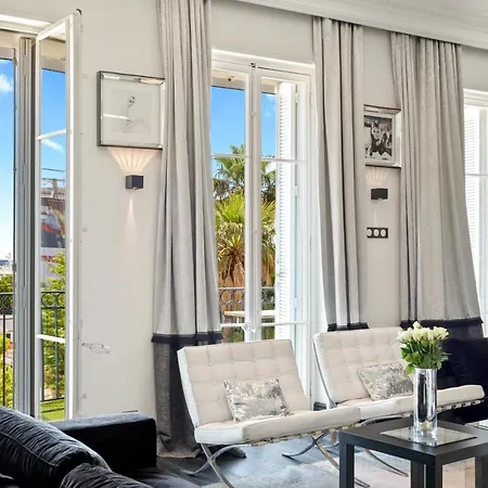 Croisette Luxury Waterfront Across The Sea Cannes